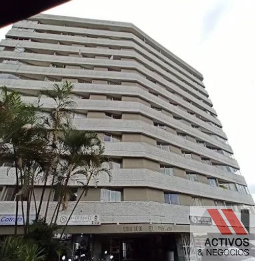 Apartamento de 3 alcobas en venta en La Aguacatala, Medellín, 207 m² · foto 2 de 24