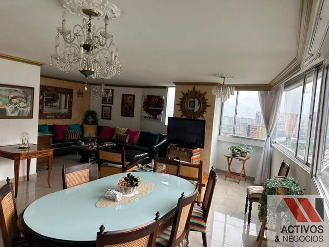 Apartamento de 3 alcobas en venta en La Aguacatala, Medellín, 207 m² · foto 5 de 24