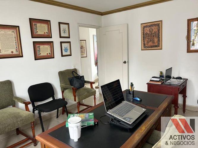 Apartamento de 3 alcobas en venta en La Aguacatala, Medellín, 207 m² · foto 8 de 24