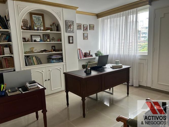 Apartamento de 3 alcobas en venta en La Aguacatala, Medellín, 207 m² · foto 13 de 24