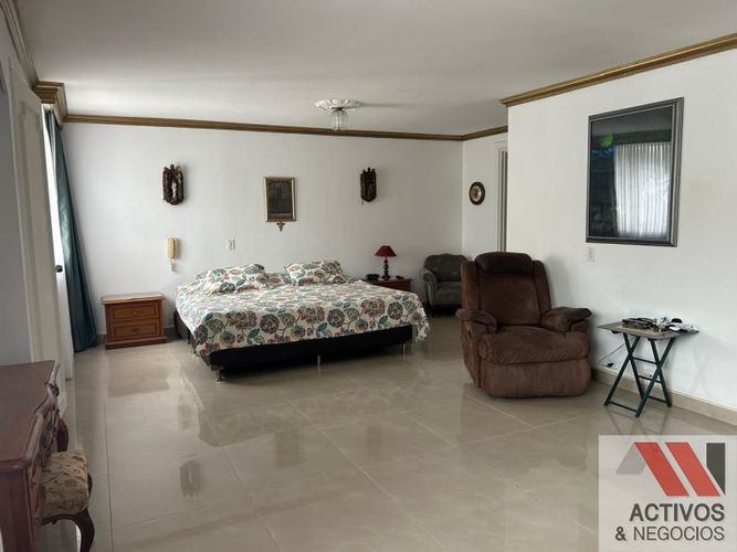 Apartamento de 3 alcobas en venta en La Aguacatala, Medellín, 207 m² · foto 15 de 24