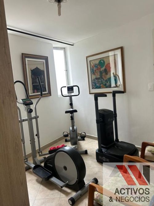 Apartamento de 3 alcobas en venta en La Aguacatala, Medellín, 207 m² · foto 19 de 24