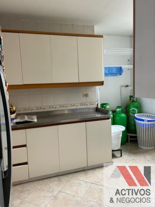 Apartamento de 3 alcobas en venta en La Aguacatala, Medellín, 207 m² · foto 20 de 24