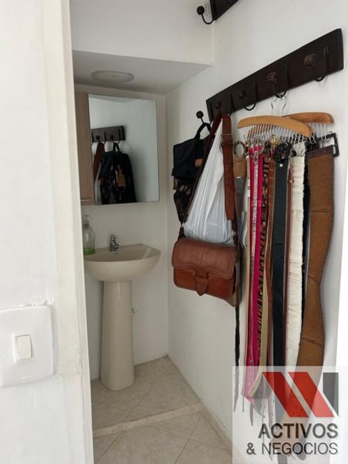 Apartamento de 3 alcobas en venta en La Aguacatala, Medellín, 207 m² · foto 21 de 24