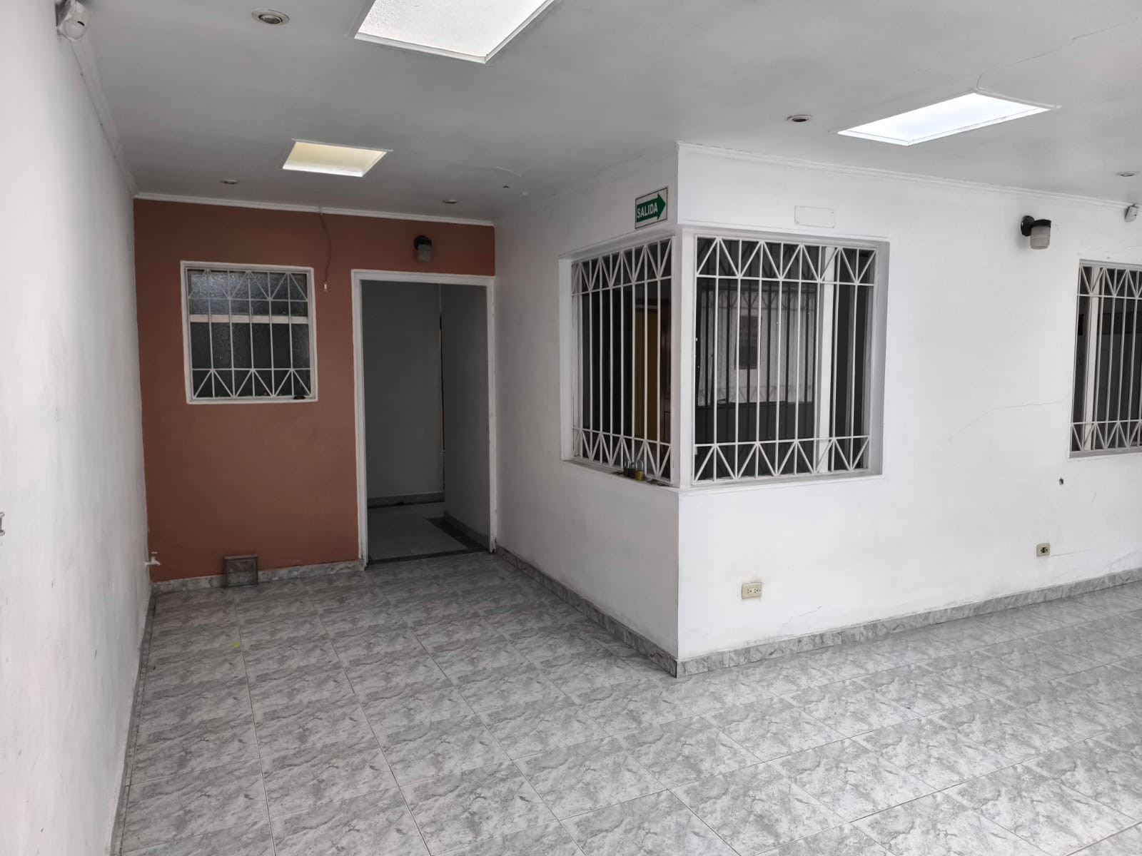 Casa en venta en Santa Rosita, Bogotá · foto 2 de 24