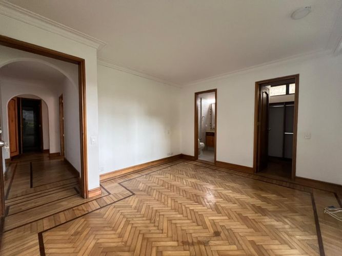 Apartamento de 3 alcobas en venta en El Poblado, Medellín, 126 m² · foto 3 de 17