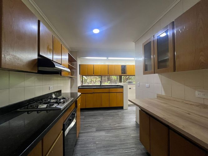 Apartamento de 3 alcobas en venta en El Poblado, Medellín, 126 m² · foto 8 de 17