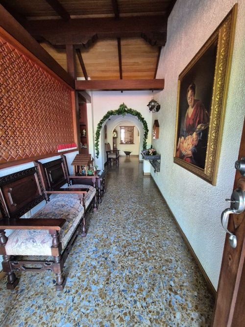 Casa de 6 alcobas en venta en Cabecera Del Llano, Bucaramanga, 359 m² · foto 2 de 24