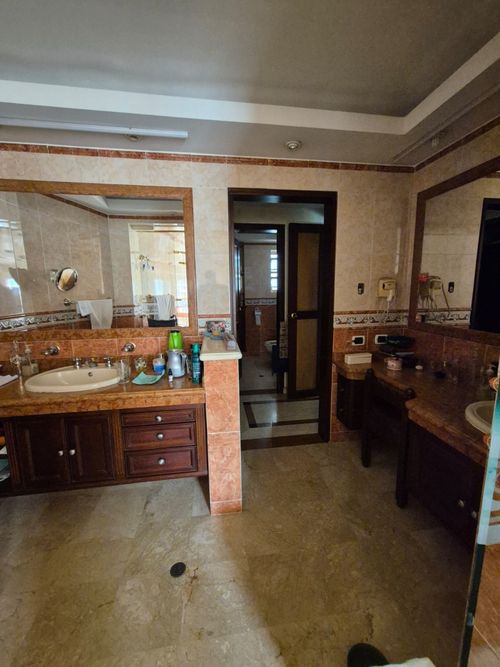 Casa de 6 alcobas en venta en Cabecera Del Llano, Bucaramanga, 359 m² · foto 14 de 24