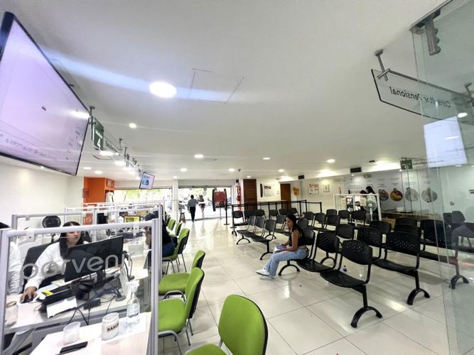 Local en venta en La Candelaria, Medellín, 75 m² · foto 2 de 17