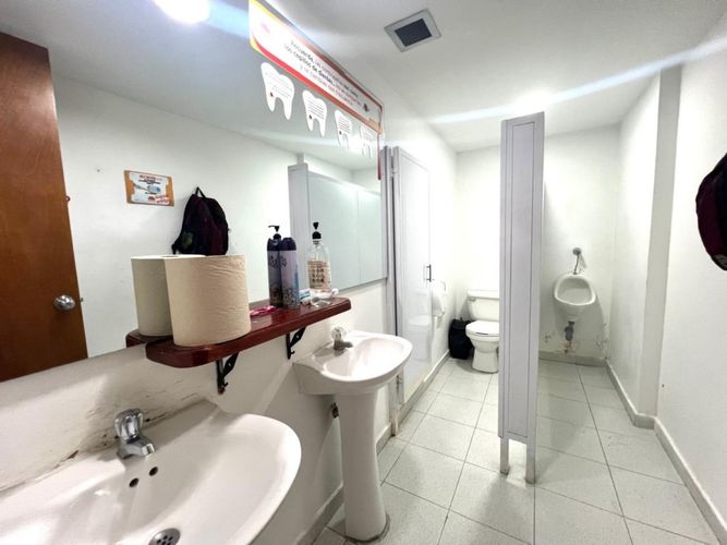 Local en venta en La Candelaria, Medellín, 75 m² · foto 12 de 17