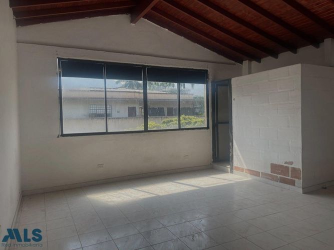 Bodega en venta en Jesús Nazareno, Medellín, 61 m² · foto 4 de 10