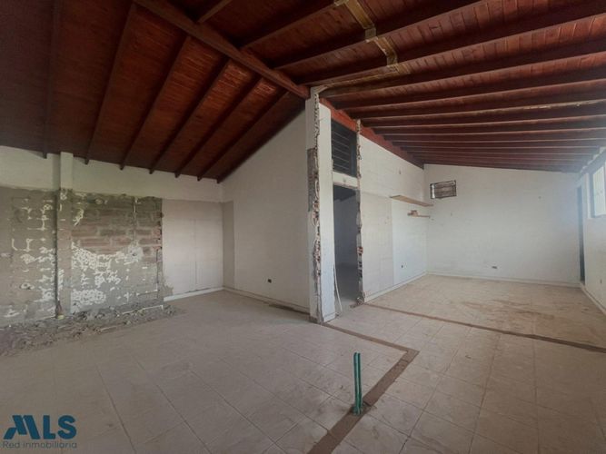 Bodega en venta en Jesús Nazareno, Medellín, 61 m² · foto 6 de 10