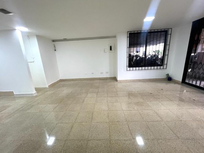 Local en venta en Los Balsos, Medellín, 56 m² · foto 4 de 14