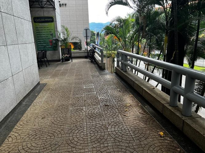 Local en venta en Los Balsos, Medellín, 56 m² · foto 13 de 14