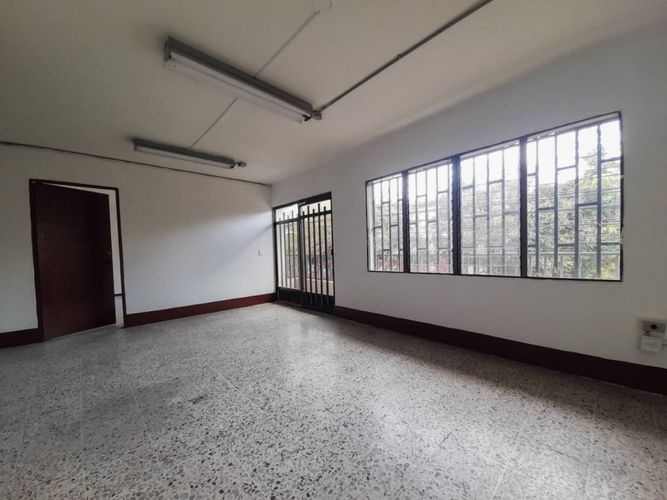 Local en arriendo en Mesa, Envigado, 900 m² · foto 5 de 24