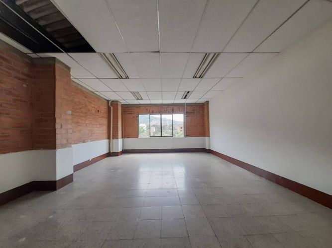 Local en arriendo en Mesa, Envigado, 900 m² · foto 13 de 24