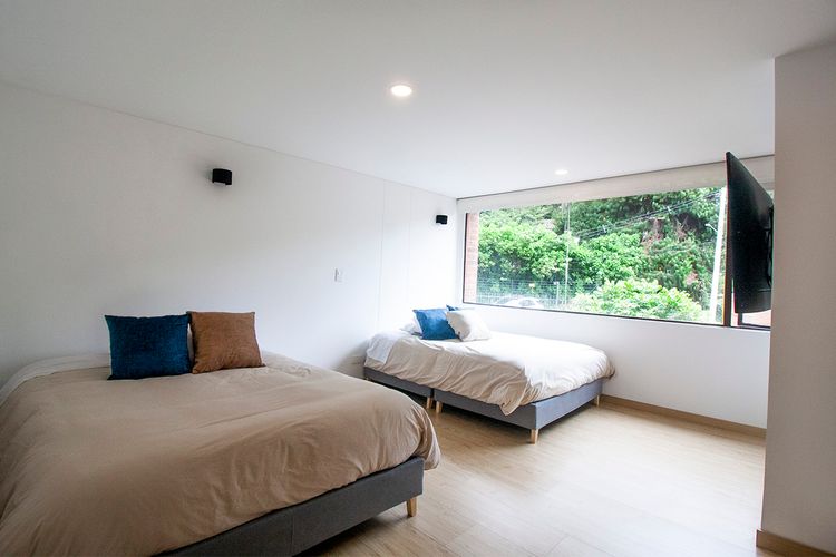 Apartamento de 3 alcobas en venta en Cerros De Niza, Bogotá, 282 m² · foto 12 de 13