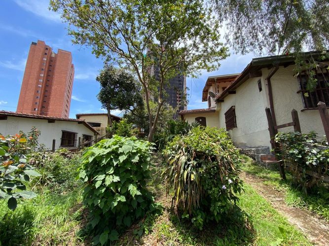 Casa de 4 alcobas en venta en Los Colegios, Rionegro, 380 m² · foto 2 de 17