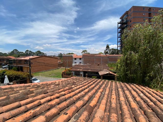 Casa de 4 alcobas en venta en Los Colegios, Rionegro, 380 m² · foto 4 de 17