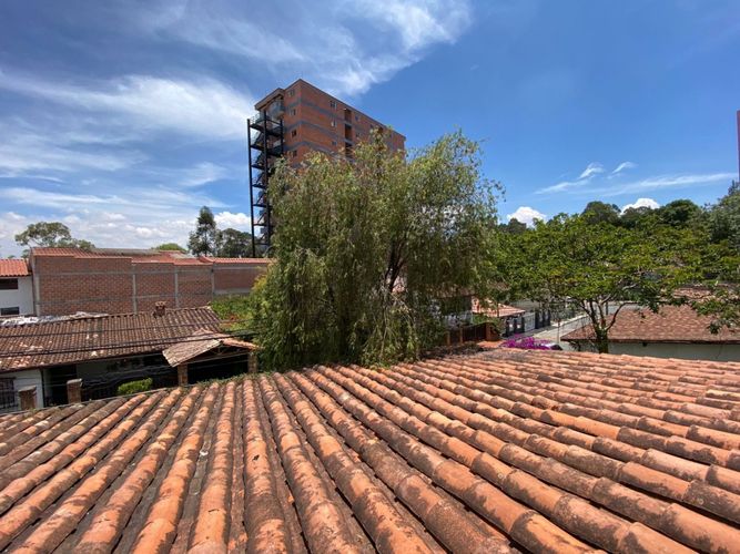 Casa de 4 alcobas en venta en Los Colegios, Rionegro, 380 m² · foto 5 de 17