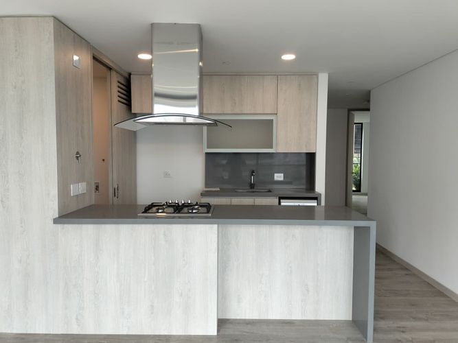 Apartamento de 2 alcobas en venta en El Poblado, Medellín, 93 m² · foto 5 de 17