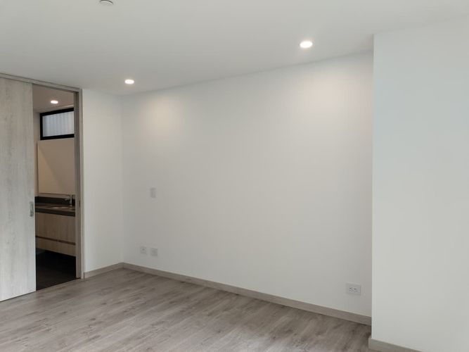 Apartamento de 2 alcobas en venta en El Poblado, Medellín, 93 m² · foto 9 de 17