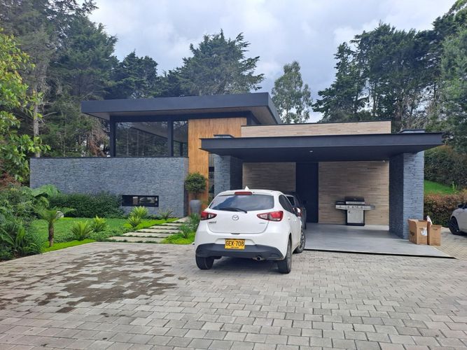 Casa de 4 alcobas en venta en Las Palmas, Envigado, 540 m² · foto 2 de 21