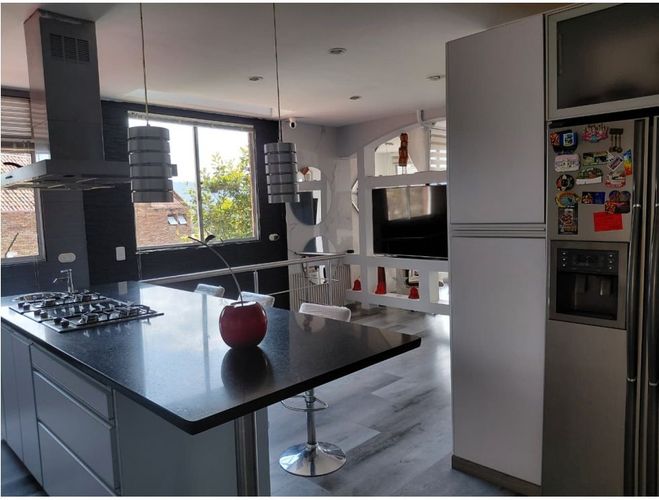 Casa de 4 alcobas en venta en San Jose De Bavaria, Bogotá, 320 m² · foto 21 de 23