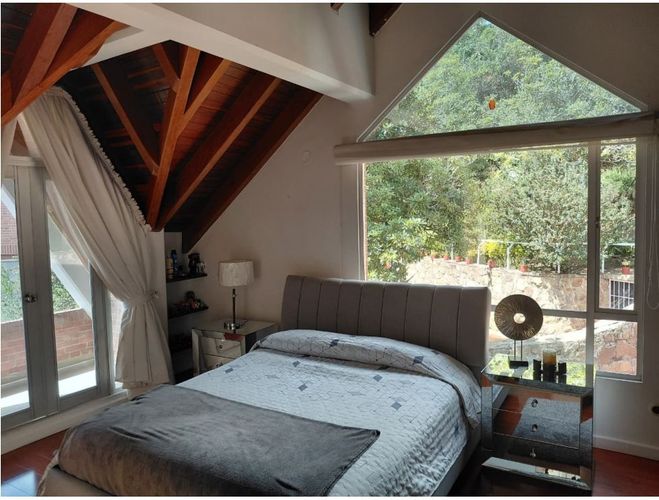 Casa de 4 alcobas en venta en San Jose De Bavaria, Bogotá, 320 m² · foto 4 de 23