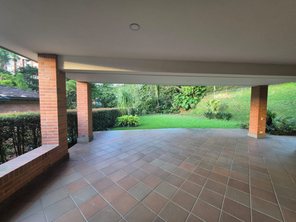 Cra. 18 #2 191 - Photo 2