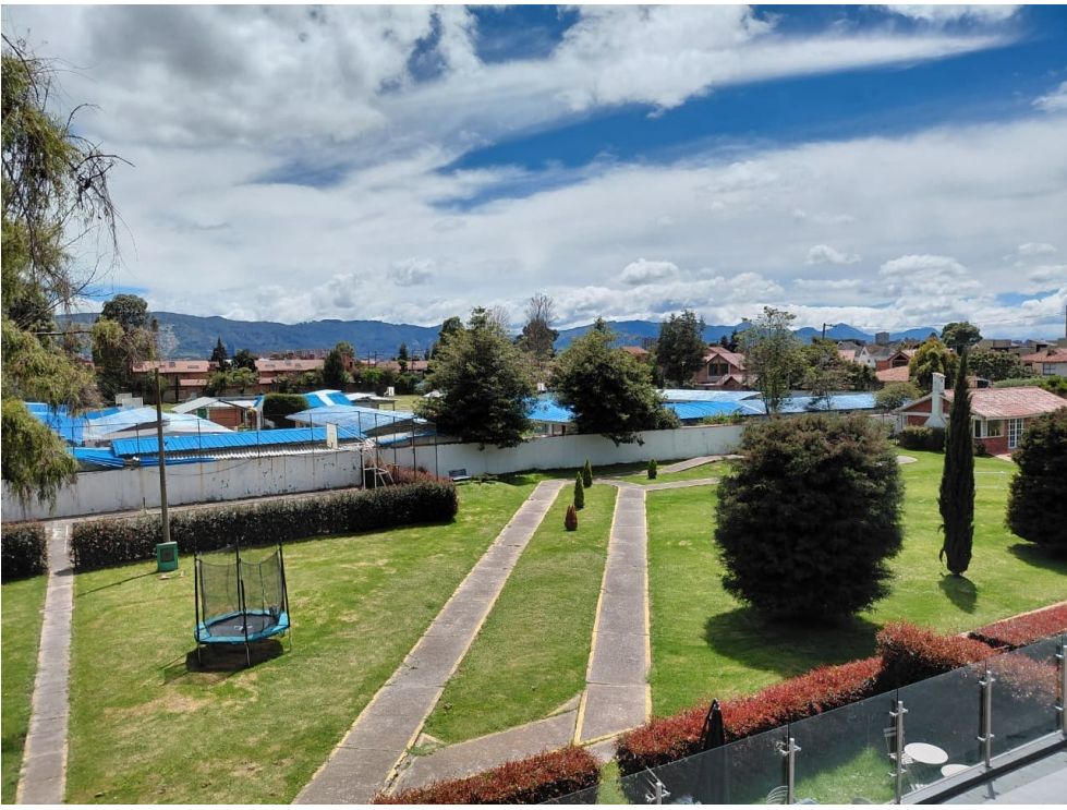 Casa en venta en San Jose De Bavaria, Bogotá · foto 2 de 21