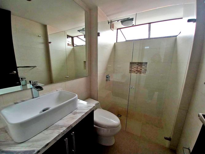 Apartamento en venta en Santa Barbara, Bogotá · foto 8 de 13