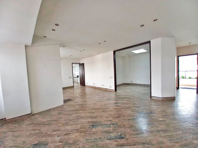 Apartamento en venta en Santa Barbara, Bogotá · foto 10 de 13
