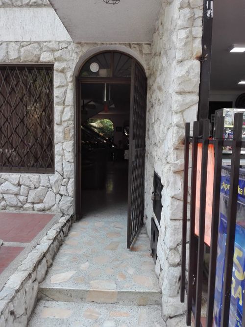 Edificio en venta en Tequendama, Cali, 460 m² · foto 2 de 9
