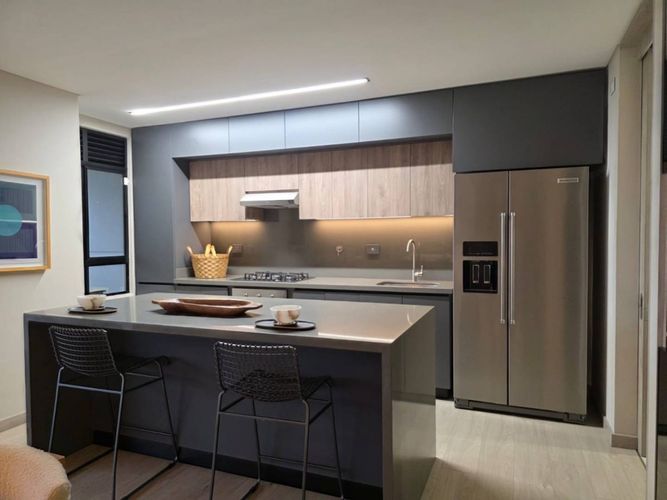Apartamento de 3 alcobas en venta en El Castillo, Medellín, 146 m² · foto 8 de 24