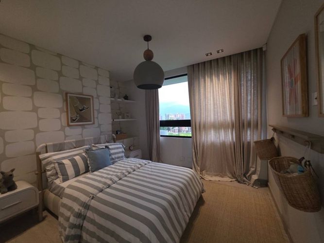 Apartamento de 3 alcobas en venta en El Castillo, Medellín, 146 m² · foto 12 de 24