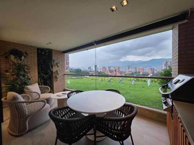 Apartamento de 3 alcobas en venta en El Castillo, Medellín, 146 m² · foto 24 de 24