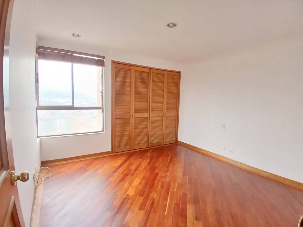 Apartamento en arriendo en El Poblado, Medellín · foto 3 de 22
