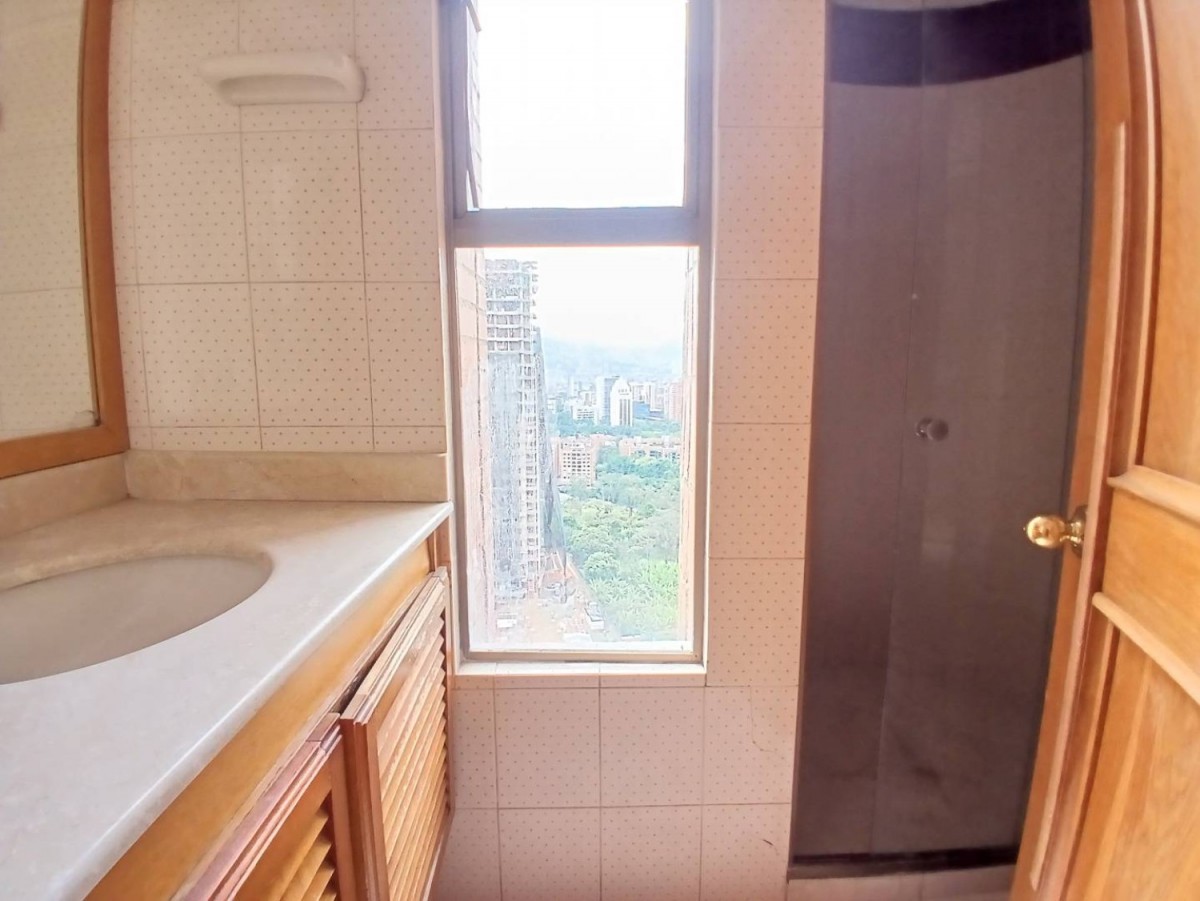 Apartamento en arriendo en El Poblado, Medellín · foto 4 de 22