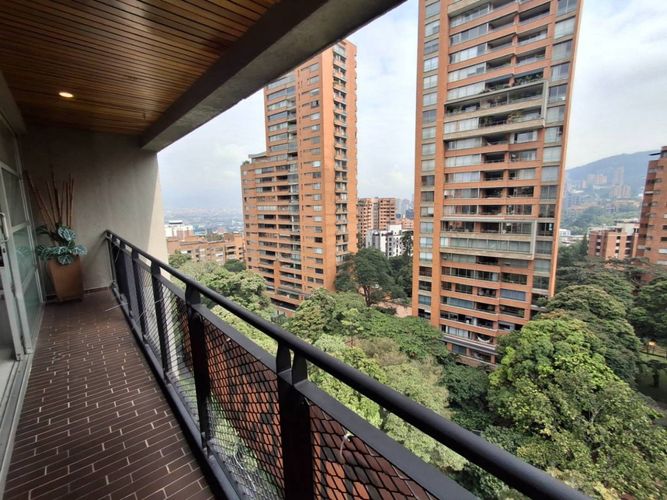 Apartamento de 3 alcobas en venta en El Poblado, Medellín, 184 m² · foto 9 de 24