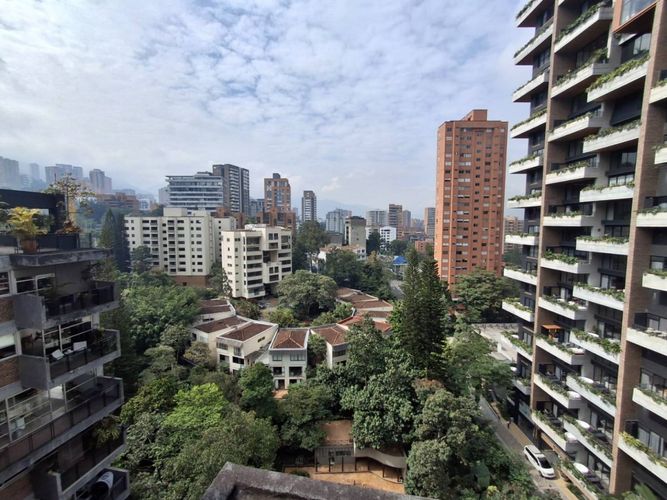 Apartamento de 3 alcobas en venta en El Poblado, Medellín, 184 m² · foto 16 de 24