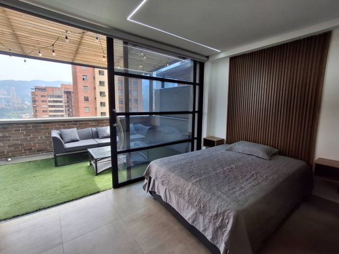 Apartamento de 3 alcobas en venta en El Poblado, Medellín, 184 m² · foto 23 de 24