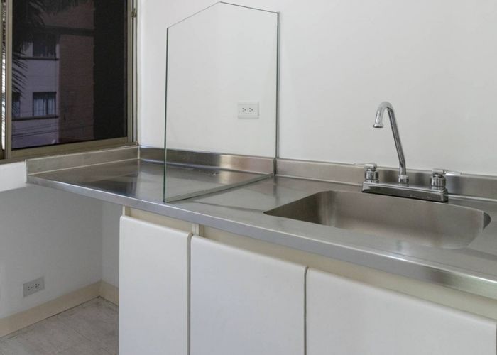 Consultorio en venta en Conquistadores, Medellín, 46 m² · foto 9 de 13