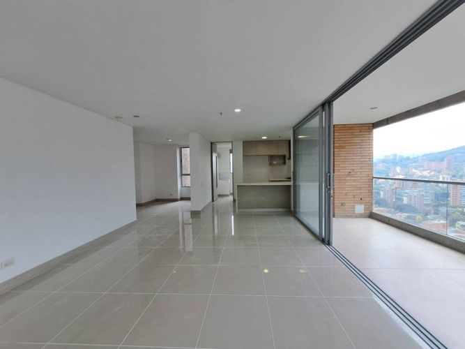 Apartamento en arriendo en Provenza, Medellín · foto 3 de 24