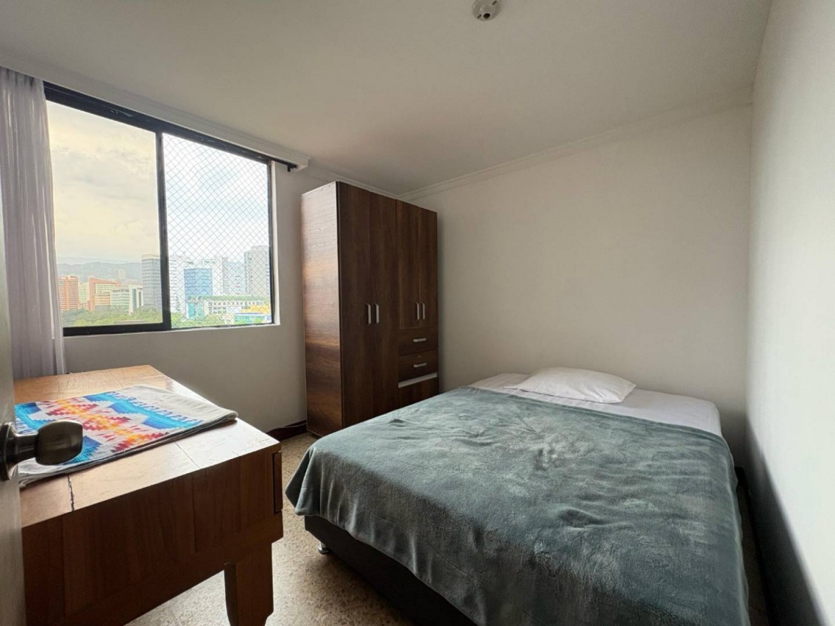 Apartamento en venta en El Poblado, Medellín · foto 3 de 24