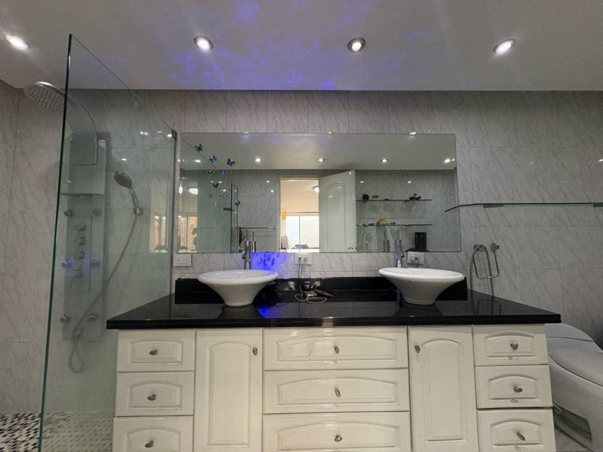 Apartamento en venta en El Poblado, Medellín · foto 21 de 24