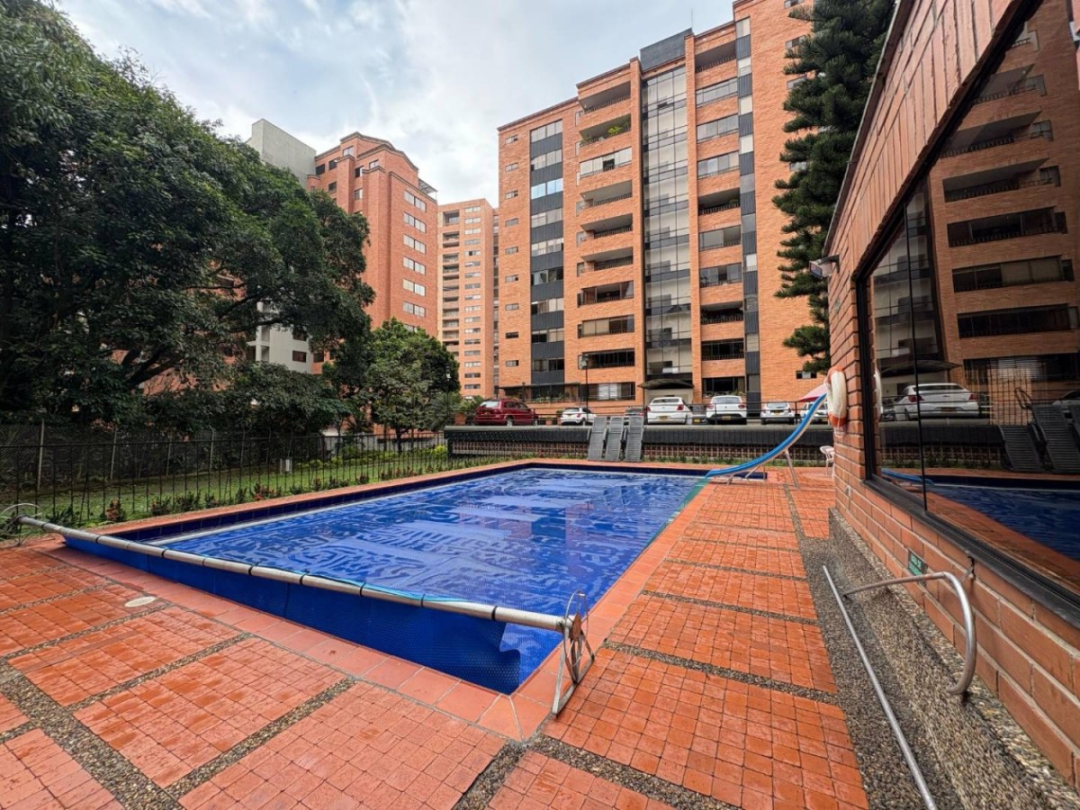Apartamento en venta en El Poblado, Medellín · foto 23 de 24