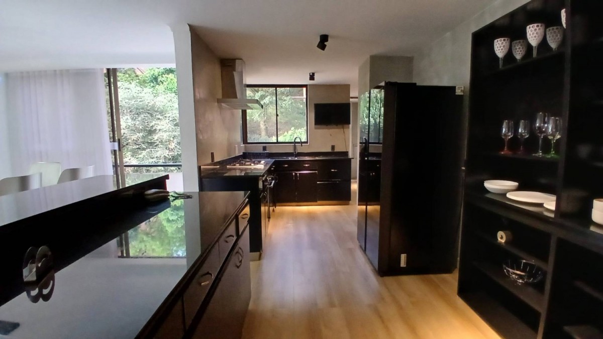 Apartamento en arriendo en El Poblado, Medellín · foto 3 de 24