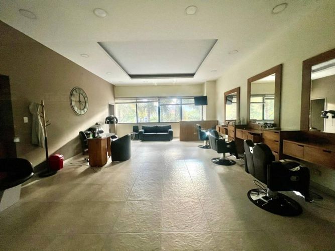 Local en venta en El Tesoro, Medellín, 55 m² · foto 2 de 14